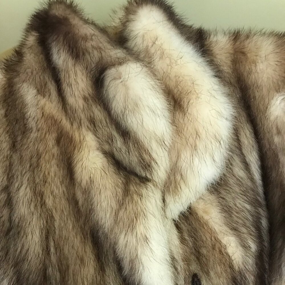 Austrian Fitch FUR COAT Vintage - Excellent Condition; Pelts, Lining, Satin Ttim